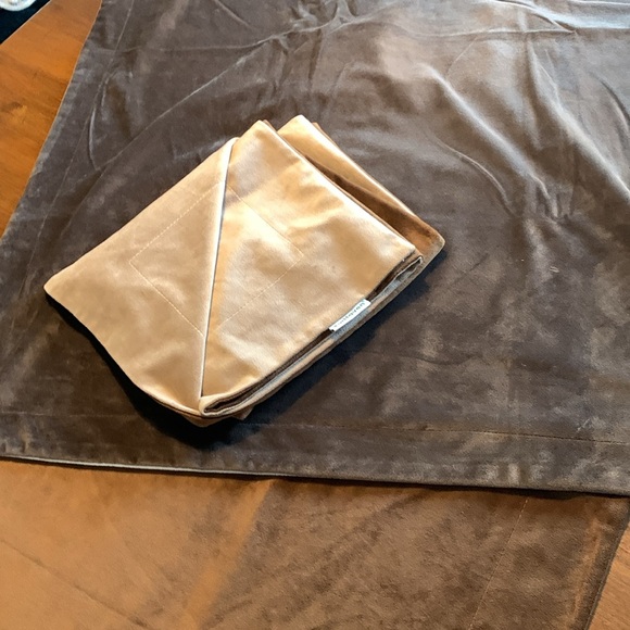3 Velvet Waterproof Pet Blankets - Picture 8 of 13